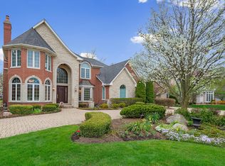 4 Mallory Ct, Burr Ridge, IL 60527