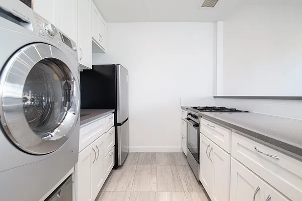 Rented by REAL New York | media 21