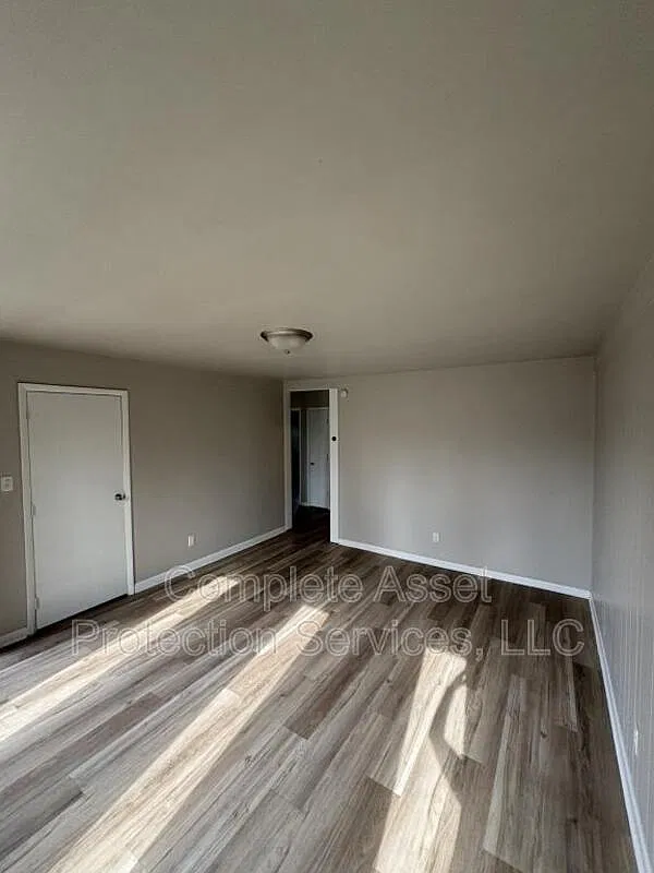 2 bed, 1.0 bath, 1000 sqft, $1,645 — Photo 3