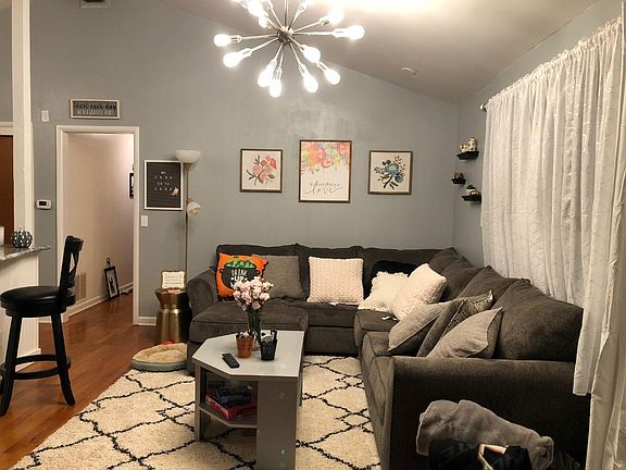 3rd image of 2219 W 10th Ave