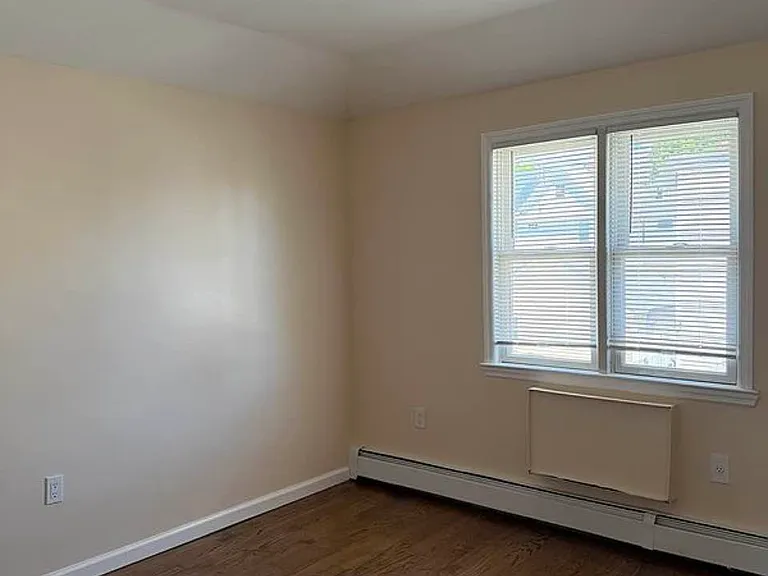 121-47 7th Ave #2 — Photo 5