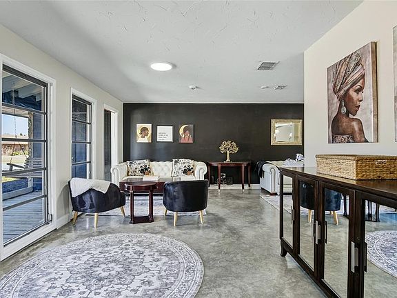 5th image of 213 Doverwood Rd