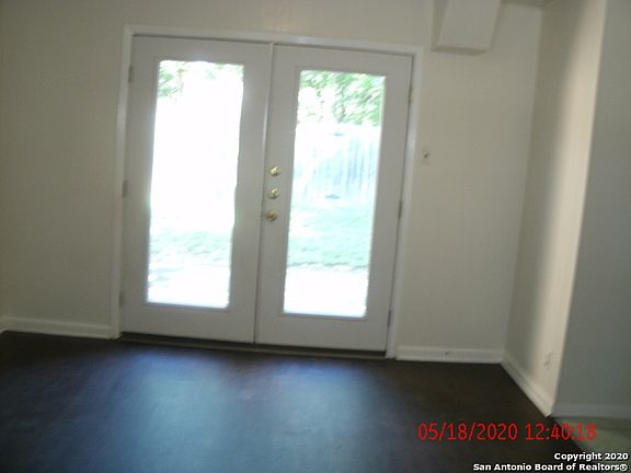 4th image of 409 E Wright Blvd