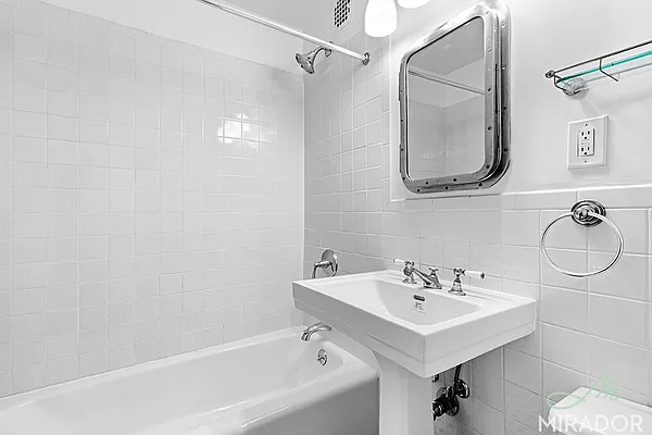 Rented by Mirador Real Estate | media 4