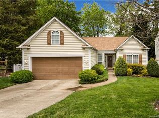 6307 Harburn Forest Dr, Charlotte, NC 28269