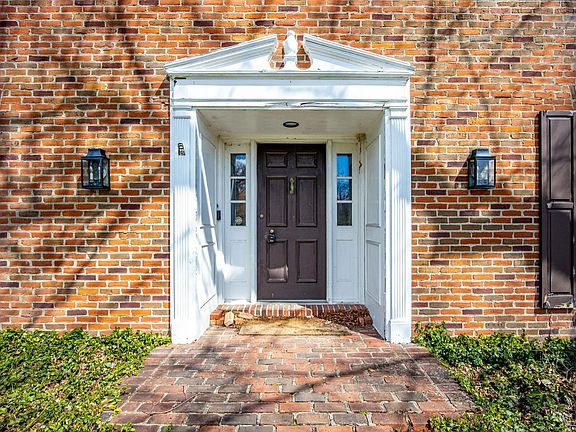 2nd image of 130 Heathwood Ln