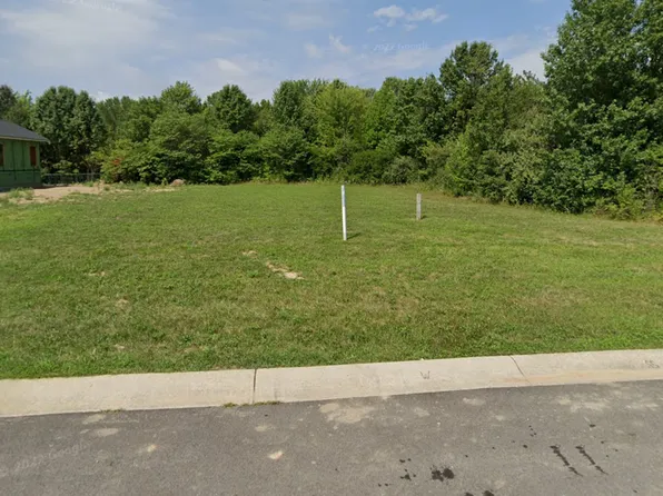 10470 Woodhall Ln, Carmel, IN 46032