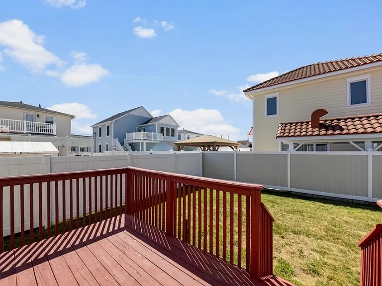 124 E Monterey Ave — Photo 16