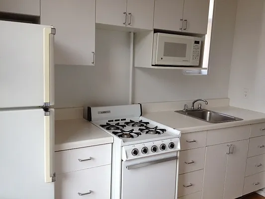 Rented by Cast Iron Real Estate | media 16