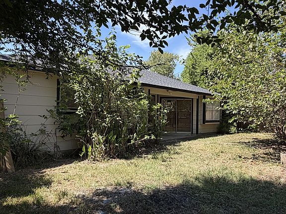 4th image of 16941 Larkspur St