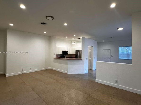1761 Aspen Ln