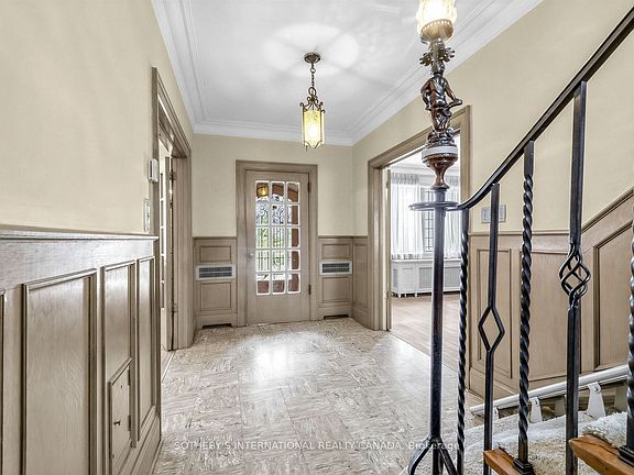 5th image of 10 Gardiner Rd