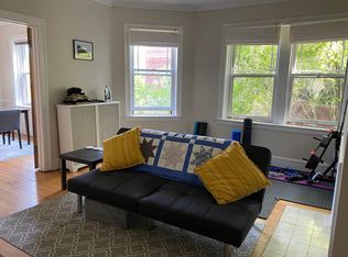 534 Sheridan Rd APT 3A, Evanston, IL 60202