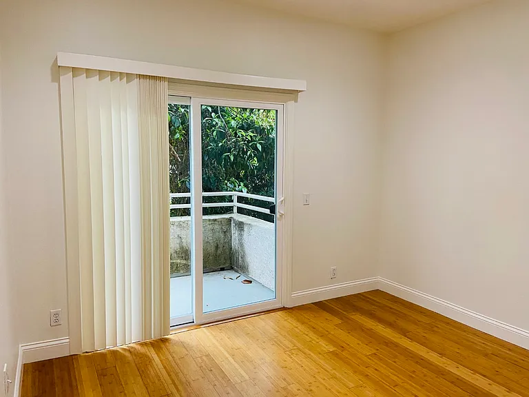 20812 Beach Blvd — Photo 22