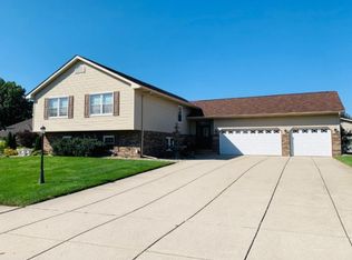 6326 Meadow Ridge Ave, Portage, IN 46368
