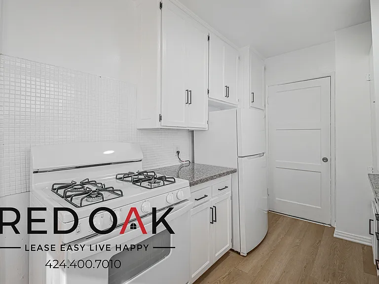 1030 Menlo Ave #17 — Photo 7