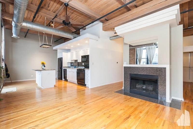 1st image of 1259 N Wood St #3O3