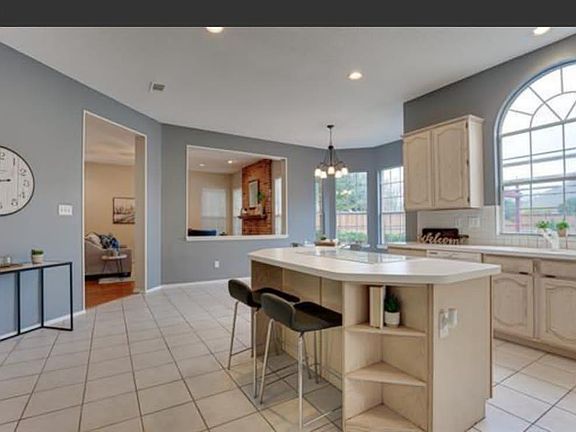 3rd image of 5609 Exeter Dr #5609