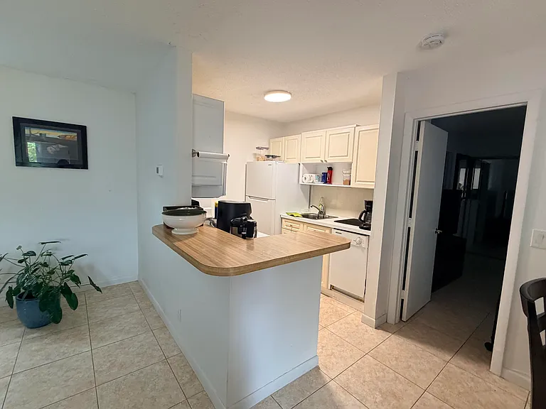 27 E Crossings Cir #H — Photo 6