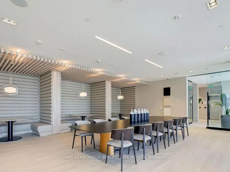 2020 Bathurst St W #528 — Photo 8