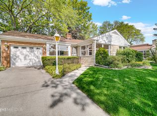 274 Cambridge Rd, Des Plaines, IL 60016