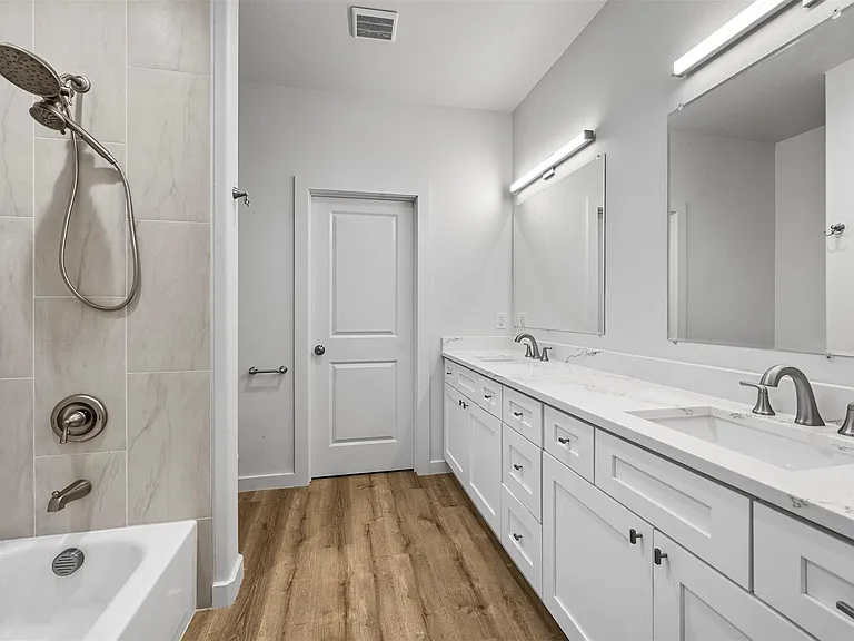 918 W Ford St — Photo 17