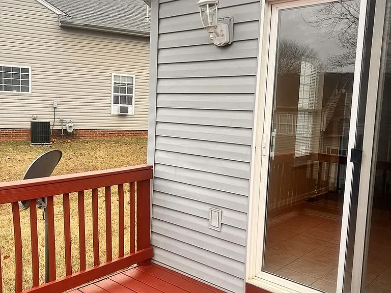 110 Shelby Ct — Photo 40