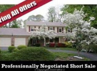 7126 Idylwood Rd, Falls Church, VA 22043