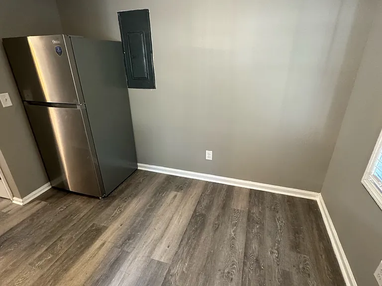121 Aqua Ct — Photo 9