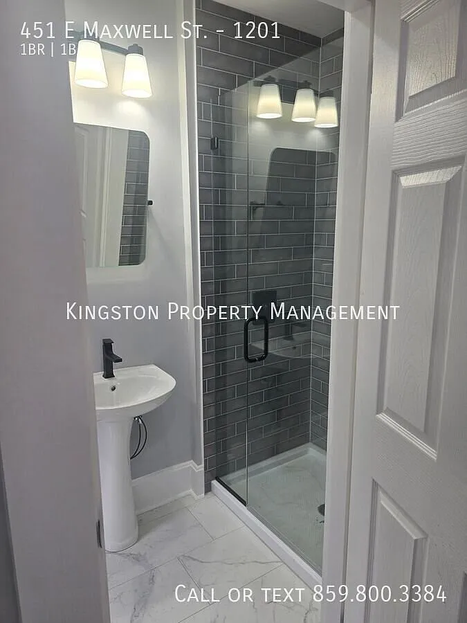 451 E Maxwell St — Photo 3