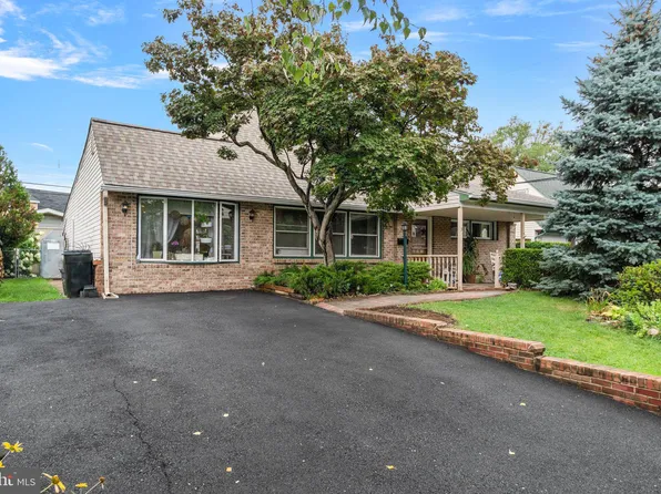5 Nasturtium Ln, Levittown, PA 19054