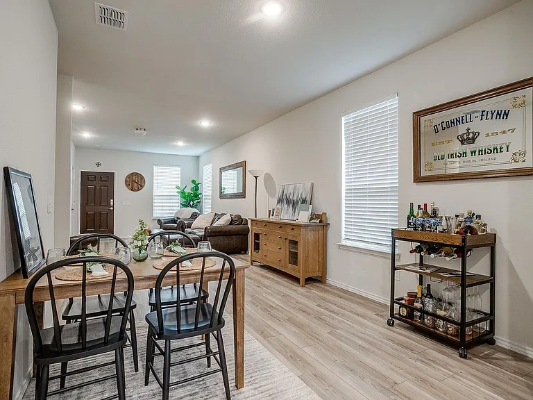 8144 Branch Hollow Trl — Photo 12