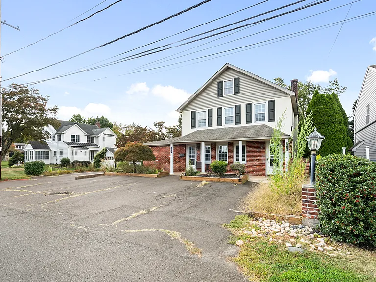 128 S Elm Ave #A — Photo 2