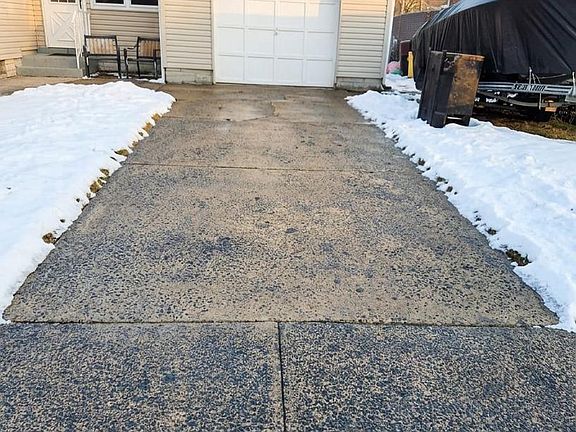 3rd image of 110 High St