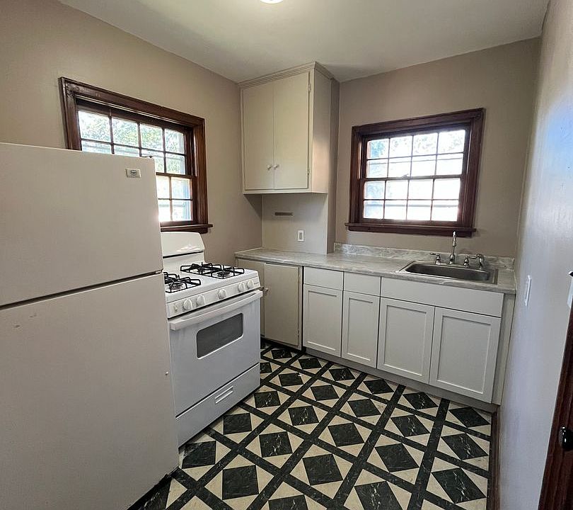 1st image of 1906 24th St APT 2