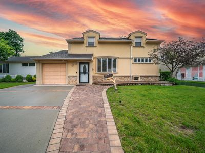 5 Forest Road, Valley Stream, NY, 11581