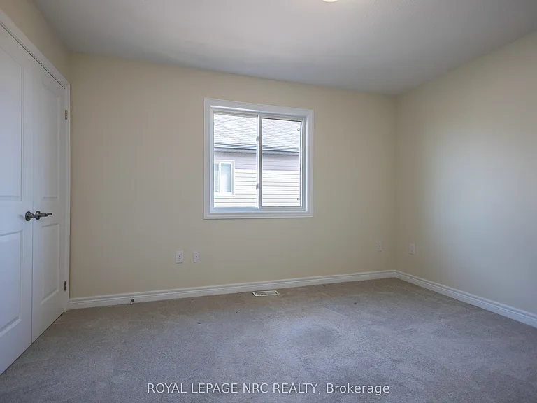 33 Cinnamon St — Photo 15