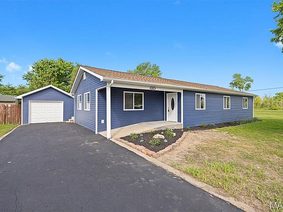 2nd image of 685 Sand Prairie Rd