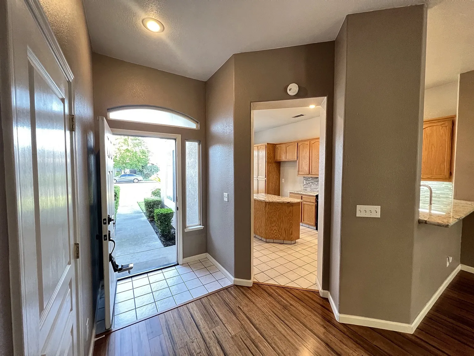 Move-in Ready 3 Bed/2 Bath Single Family Home in Manteca, CA - Available 07/07 - $2700/mo — Photo 2