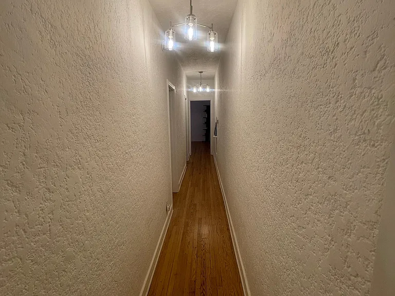 130 N Croft Ave #2 — Photo 4