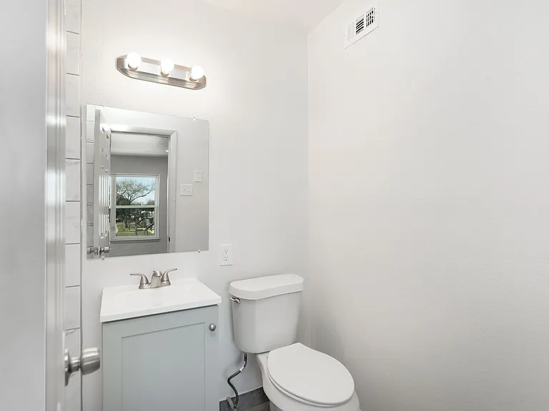 Dellview Crossing Apartments — Photo 37