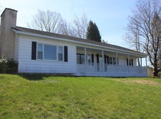 555 Dennison Dr, Southbridge, MA 01550
