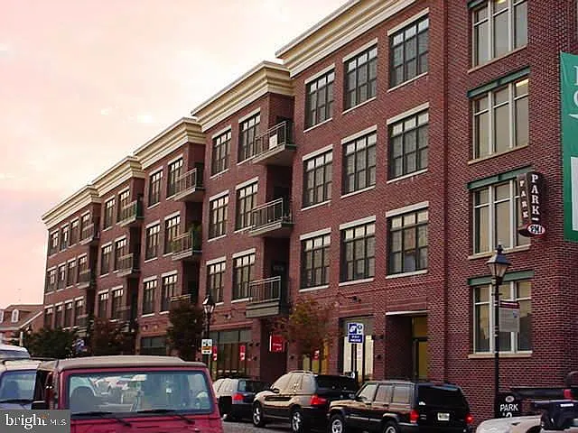 2 bed, 2.0 bath, 940 sqft, $2,750 — Photo 1