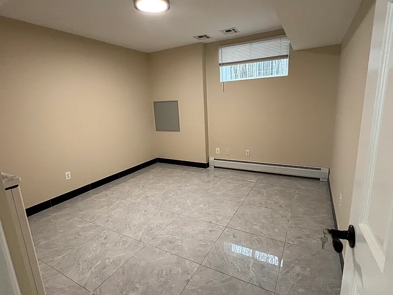 15 Pershing St #1 — Photo 4