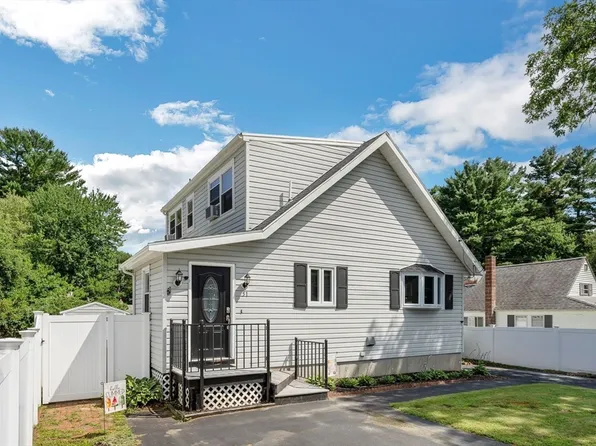 51 Cobb St, Norton, MA 02766