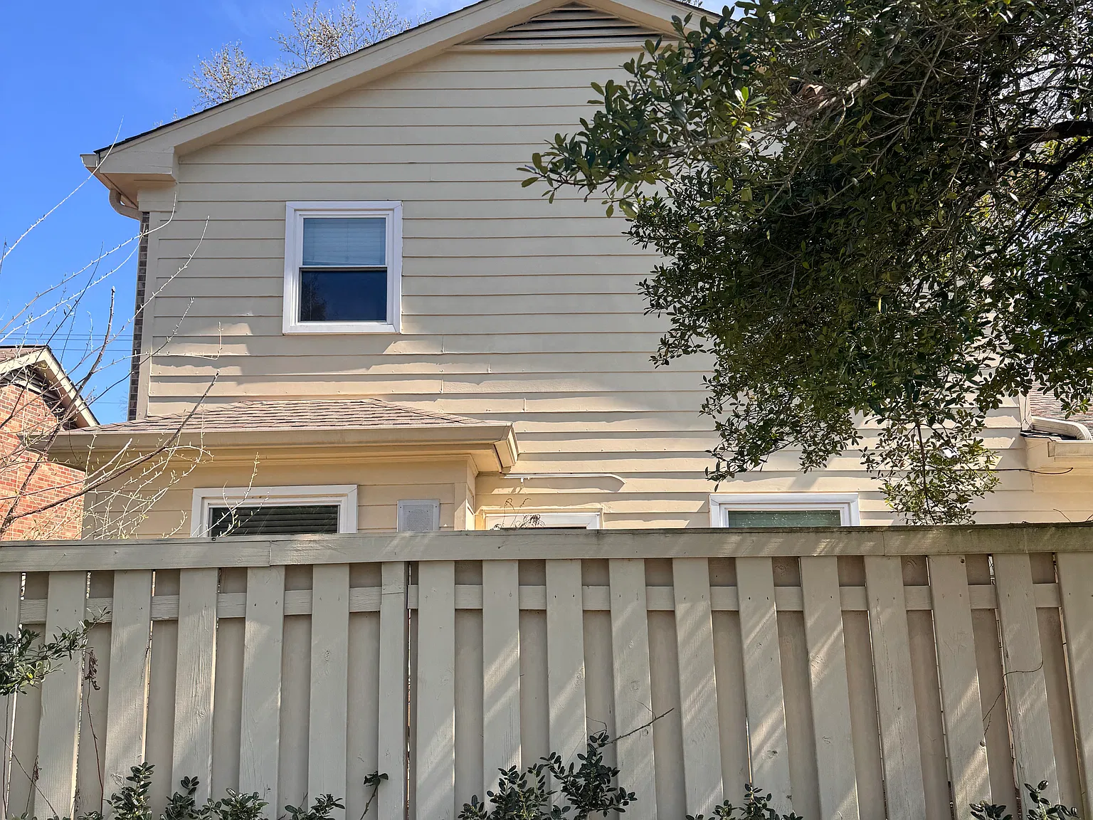 3 bed, 2.5 bath, 1900 sqft, $2,600 — Photo 2