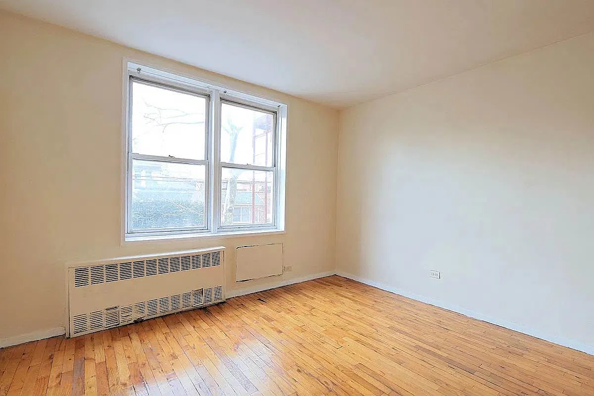 1745 East 12th Street — Photo 2