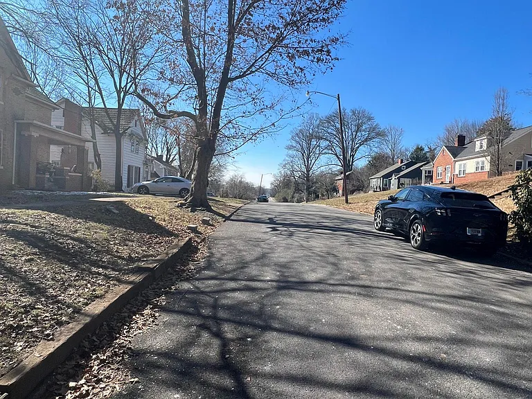 712 Prospect Ave — Photo 2
