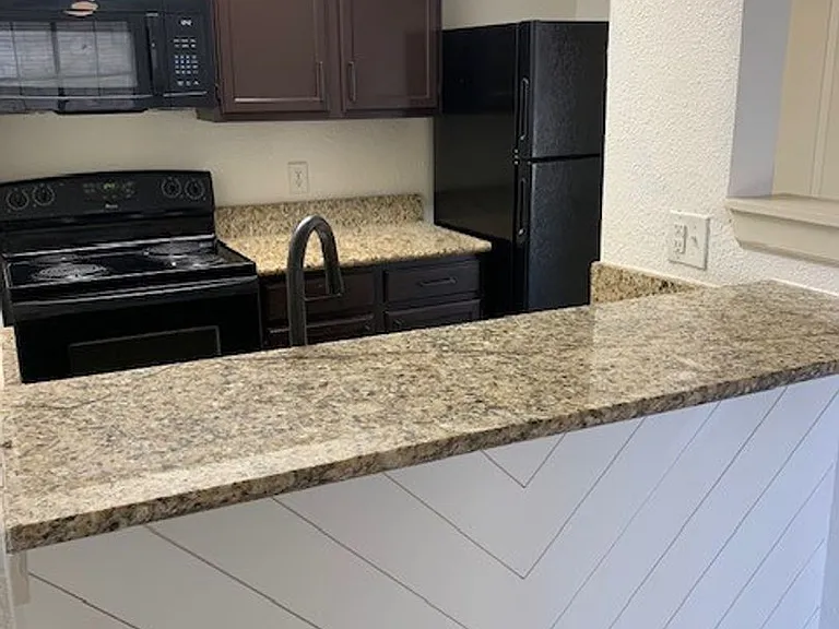 Madeira Apartments at Live Oak — Photo 68