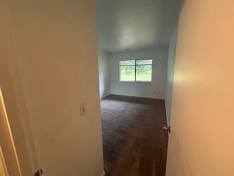 3707 Northshore Blvd NE #D — Photo 28